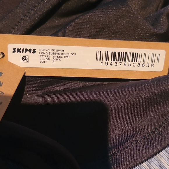 SKIMS Other - SKIMS Onyx Recycled Swim Top